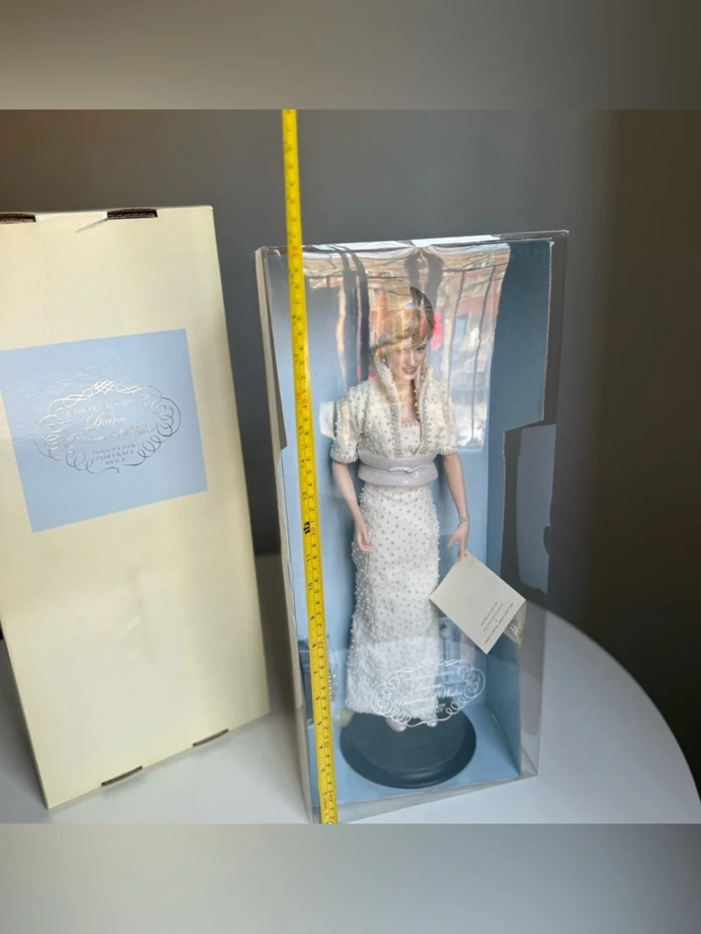 Franklin Mint Diana Princess of Wales Porcelain Portrait Doll Pearl Dress 18